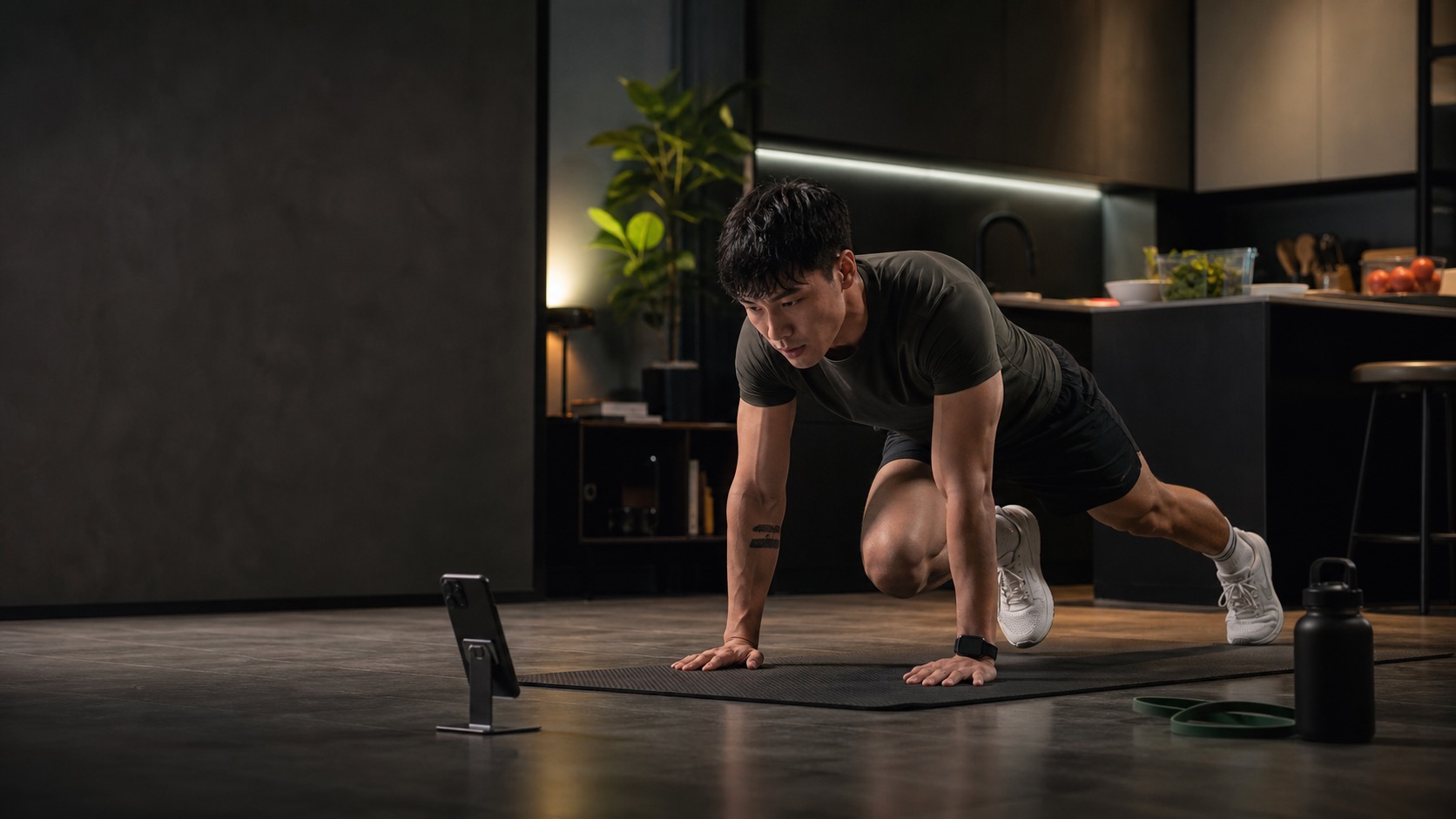 Người dùng tập luyện tại nhà cùng gợi ý AI